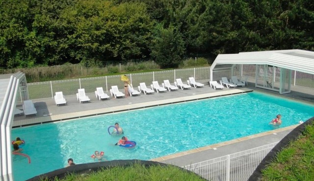 ZEcamping 3* familial piscine couverte 3km plage mobil-home TV BBQ