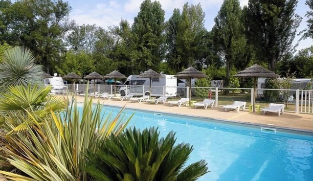 ZEcamping 3* familial piscine chauffée pet friendly locatif 20m2