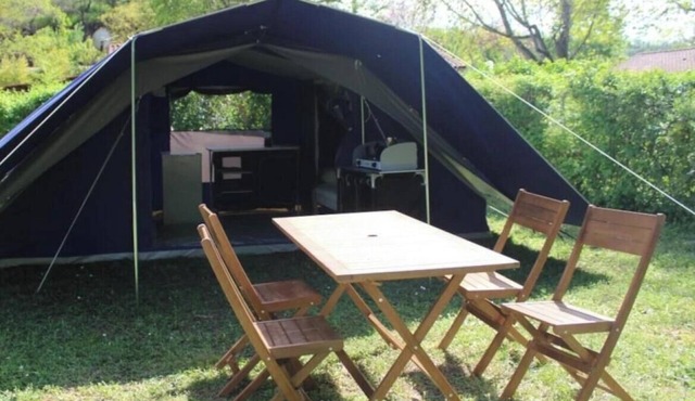 ZEcamping 3* piscine pet friendly Tente tribu 4 pers