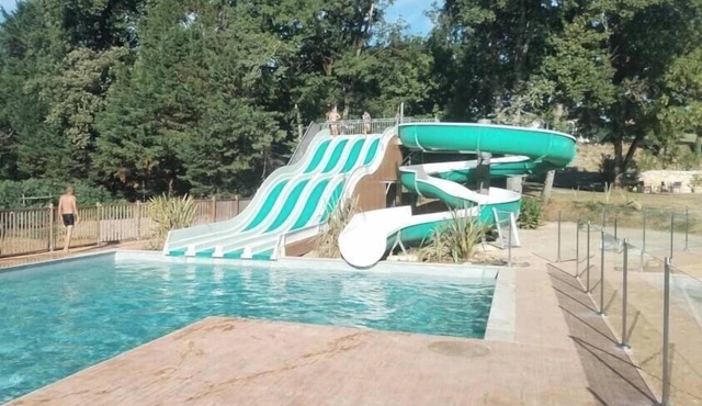 ZEcamping 3* parc aquatique animaux acceptés fitness locatif TV BBQ
