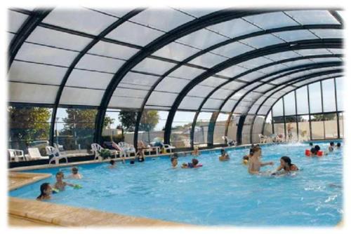 ZEcamping 3 pet friendly piscine couverte chauffée et soirées animées