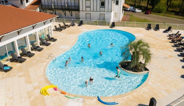 ZEcamping 3* piscine couverte piscine chauffée appart TV LV clim 35m2