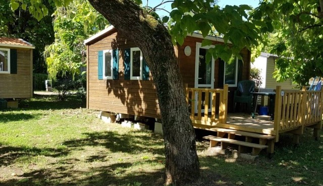 ZEcamping 3* toboggans chiens acceptés fitness locatif TV clim 2 pers