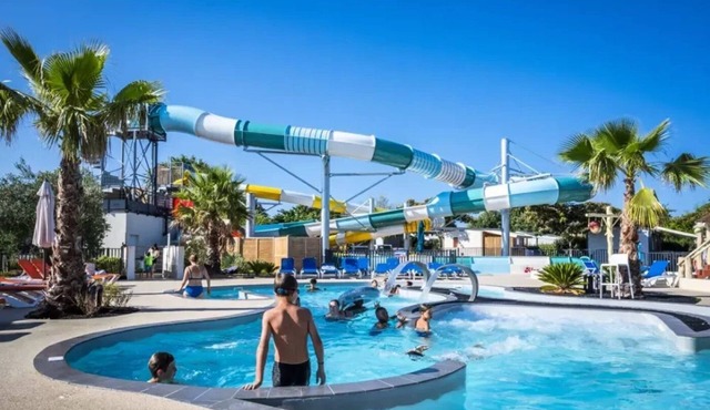 ZEcamping 4* à 3km de la plage club enfant piscine couverte animations