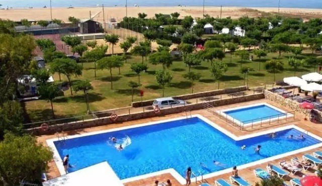 ZEcamping 4 étoiles piscine animations locatif TV BBQ clim 27m2 6 pers