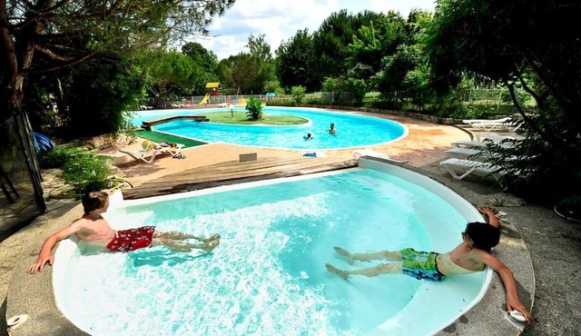 ZEcamping 4 étoiles avec pataugeoire et piscine - animaux acceptés