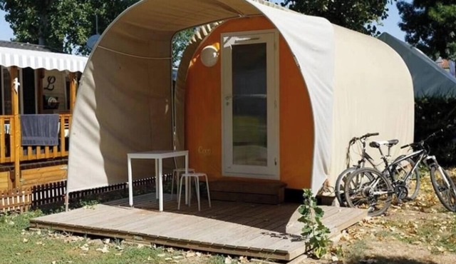 ZEcamping 4 étoiles familial piscine couverte pet friendly tente BBQ