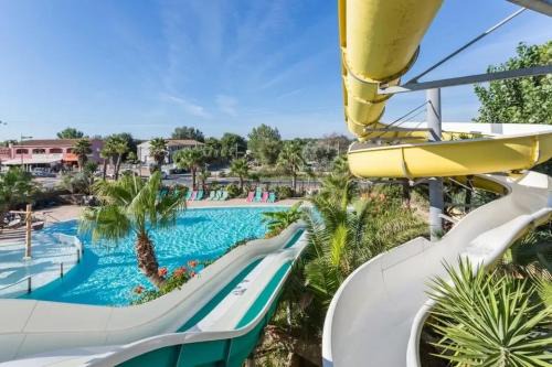 ZEcamping 4 étoiles familial espace aquatique locatif TV LV clim