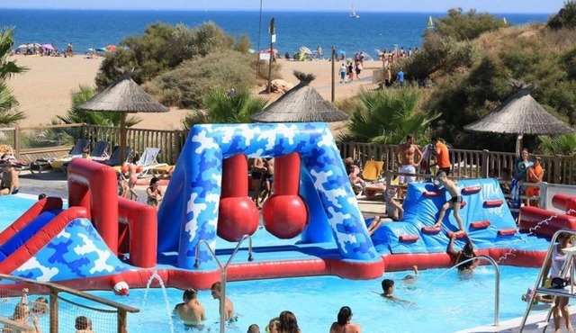 ZEcamping 4 étoiles piscine chauffée mobil-home TV BBQ clim 31m2
