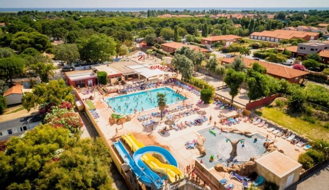 ZEcamping 4 étoiles 1km plage piscine chauffée locatif TV clim