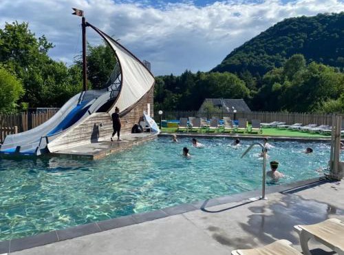 ZEcamping 4 étoiles animaux acceptés tennis piscine couverte