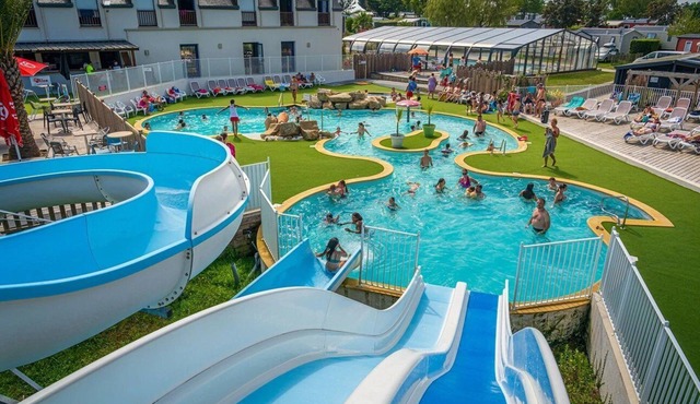 ZEcamping 4 étoiles - parc aquatique - 300m de la plage
