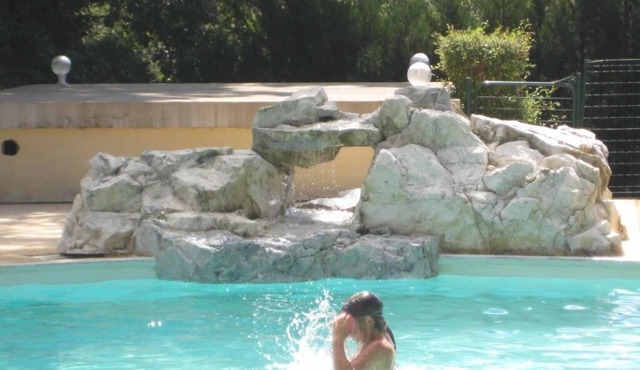 ZEcamping 4 étoiles pataugeoire piscine locatif TV clim 40m2 6 pers