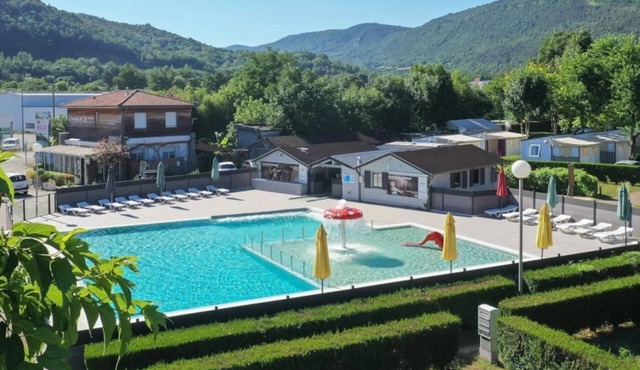 ZEcamping 4 étoiles pataugeoire dog friendly sauna locatif TV 32m2