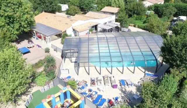 ZEcamping 4 étoiles piscine couverte locatif TV BBQ 30m2