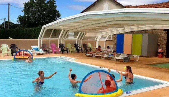 ZEcamping 4 étoiles piscine couverte locatif TV LV clim 37m2 8 pers