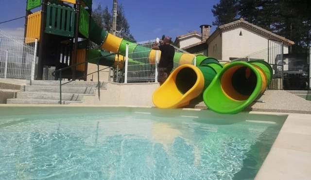 ZEcamping 4 étoiles piscine chauffée toboggans locatif 21m2 4 pers