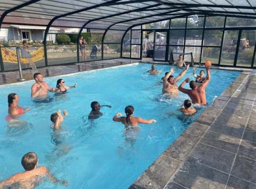 ZEcamping 4 étoiles piscine couverte piscine chauffée locatif 4 pers