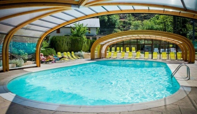 ZEcamping 4* animé piscine couverte dog friendly chalet LV BBQ 35m2