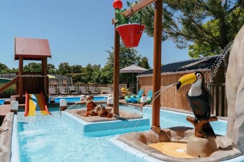 ZEcamping 4 animé avec piscine couverte