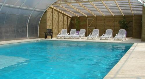 ZEcamping 4 animaux acceptés avec piscine couverte et restaurant