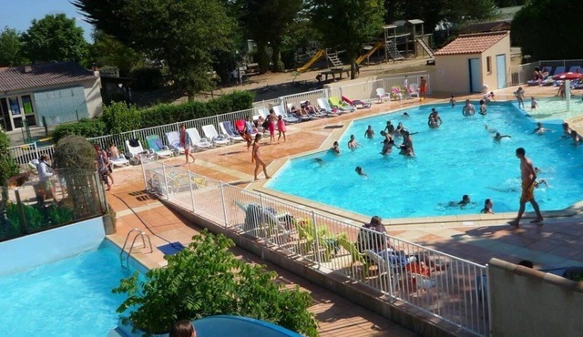 ZEcamping 4* familial espace aquatique dog friendly locatif TV BBQ