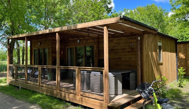 ZEcamping 4* familial pataugeoire tente TV LV BBQ 60m2