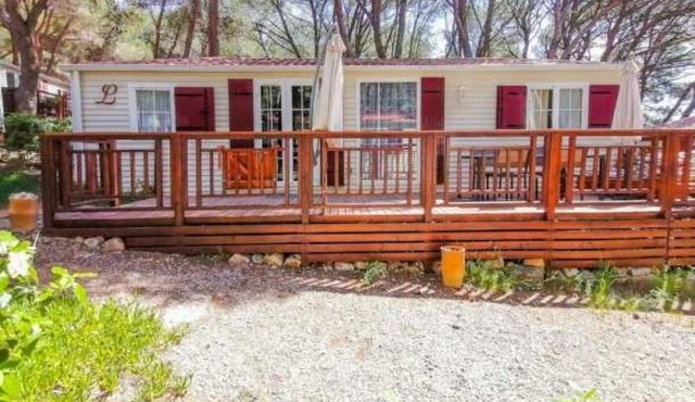 ZEcamping 4 étoiles piscine dog friendly mobil-home TV 40m2 6 pers