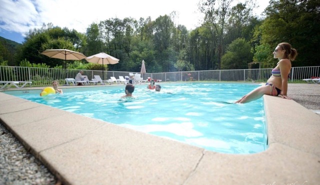 ZEcamping 4* familial piscine dog friendly locatif TV BBQ 35m2 7 pers