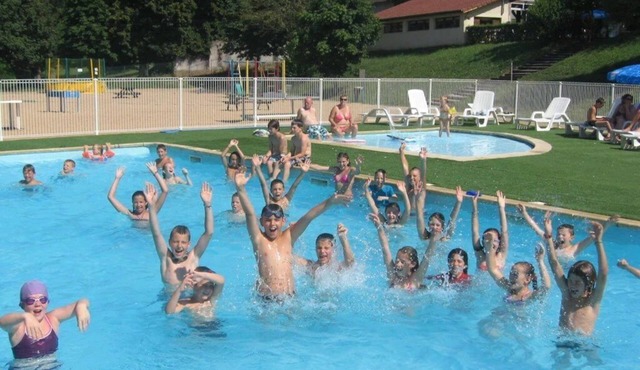 ZEcamping 4* piscine chauffée animations mobil-home TV clim 20m2