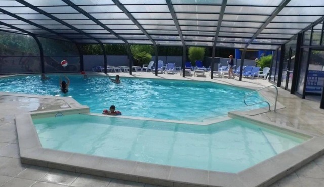 ZEcamping 4* piscine couverte sauna jacuzzi locatif TV BBQ 24m2 4 pers