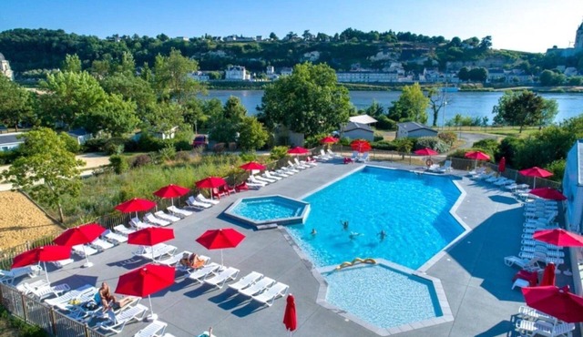 ZEcamping 4* piscine couverte club enfant hammam locatif TV BBQ 35m2