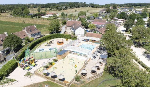ZEcamping 4* piscine couverte locatif TV LV clim 37m2
