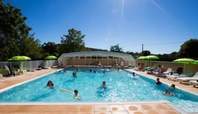 ZEcamping 4* piscine couverte piscine chauffée locatif TV LV clim