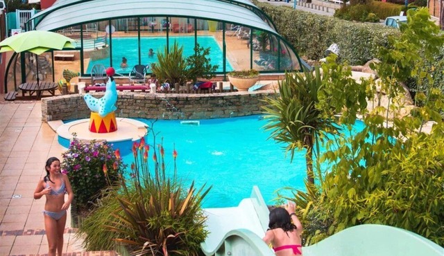 ZEcamping 4* piscine couverte 200m plage dog friendly tente TV LV 54m2