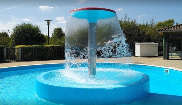 ZEcamping 4* piscine couverte locatif 4 pers