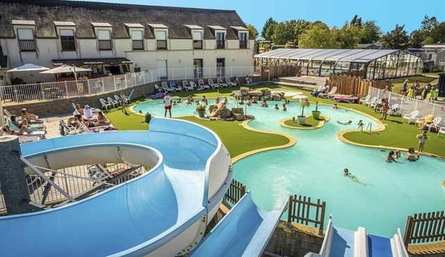 ZEcamping 4* - Plage à 300 m - Piscine couverte - Esprit Familial