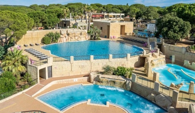 ZEcamping 5 étoiles parc aquatique locatif TV LV clim 43m2