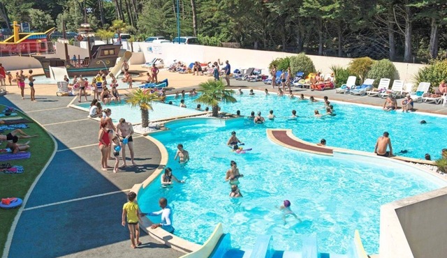 ZEcamping 5* animé 600m plage parc aquatique locatif TV BBQ clim 32m2