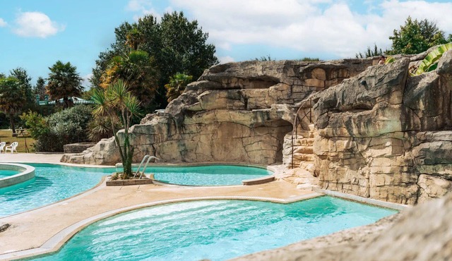 ZEcamping 5* animé parc aquatique tente TV LV BBQ 60m2