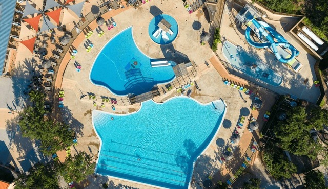 ZEcamping 5* espace aquatique club enfant locatif TV LV BBQ 45m2