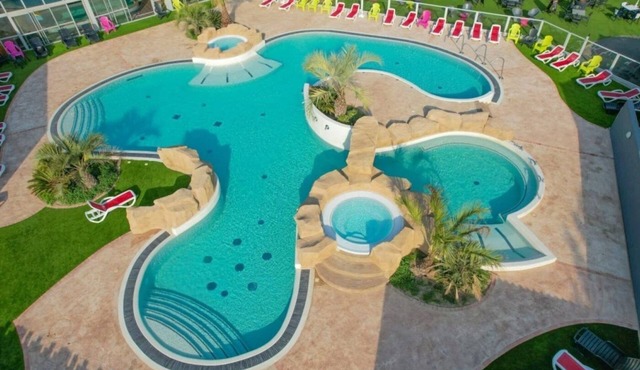 ZEcamping 5 étoiles espace aquatique locatif TV LV BBQ 40m2