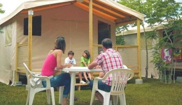 ZEcamping familial parc aquatique chiens acceptés locatif 19m2 5 pers