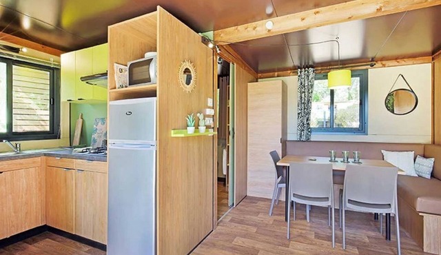 ZEcamping familial piscine couverte dog friendly chalet TV LV 28m2