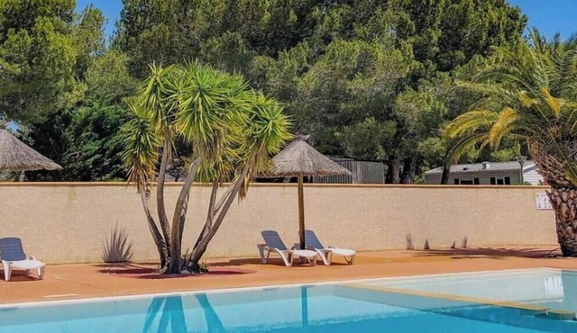 ZEcamping 3 étoiles piscine chauffée animaux acceptés roulotte 15m2