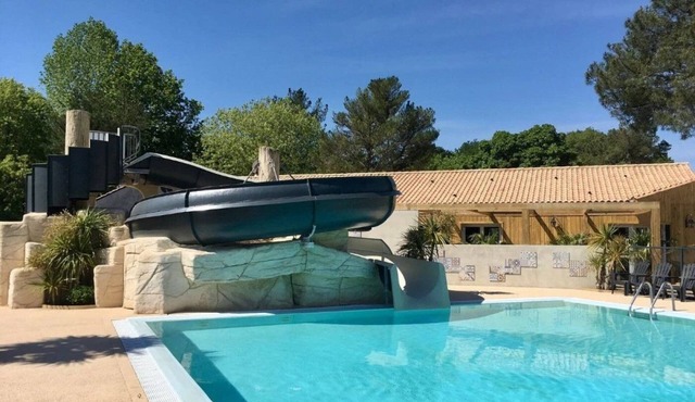 ZEcamping 4* familial piscine couverte animaux acceptés locatif 46m2