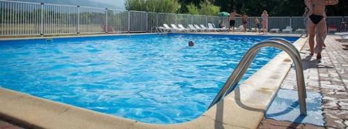 ZEcamping 3 étoiles piscine chauffée et pataugeoire pet friendly
