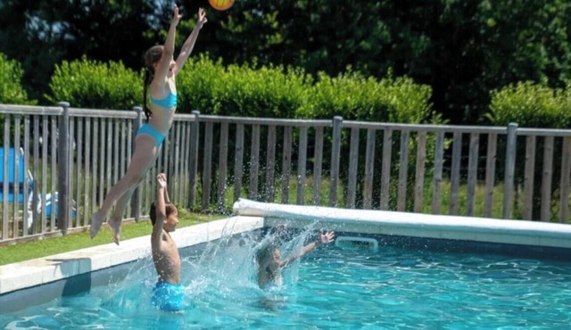ZEcamping piscine chauffée pet friendly locatif BBQ 4 pers