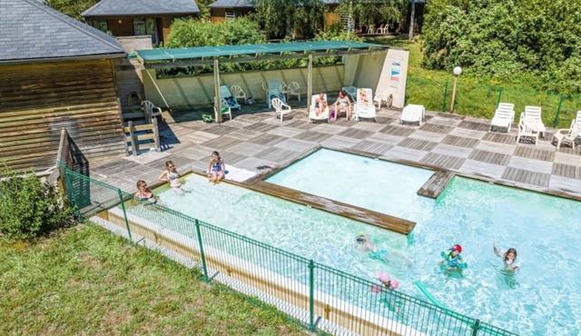 ZEcamping piscine chauffée pet friendly chalet TV LV BBQ 31m2 6 pers