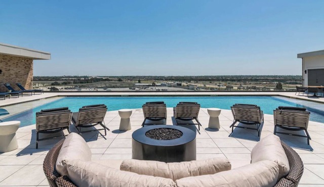 Zen 1BR Apt in Pleasant Frisco with fitness room, pool, EV charging and more!
